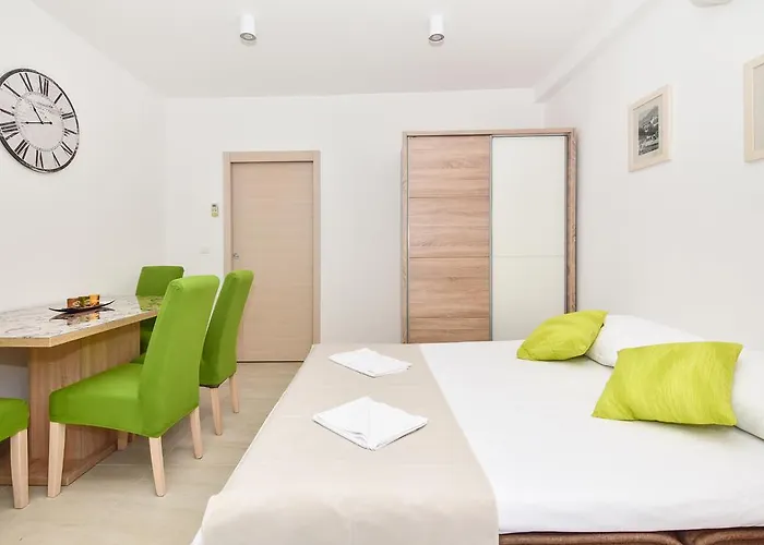 Apartments Mustapic
